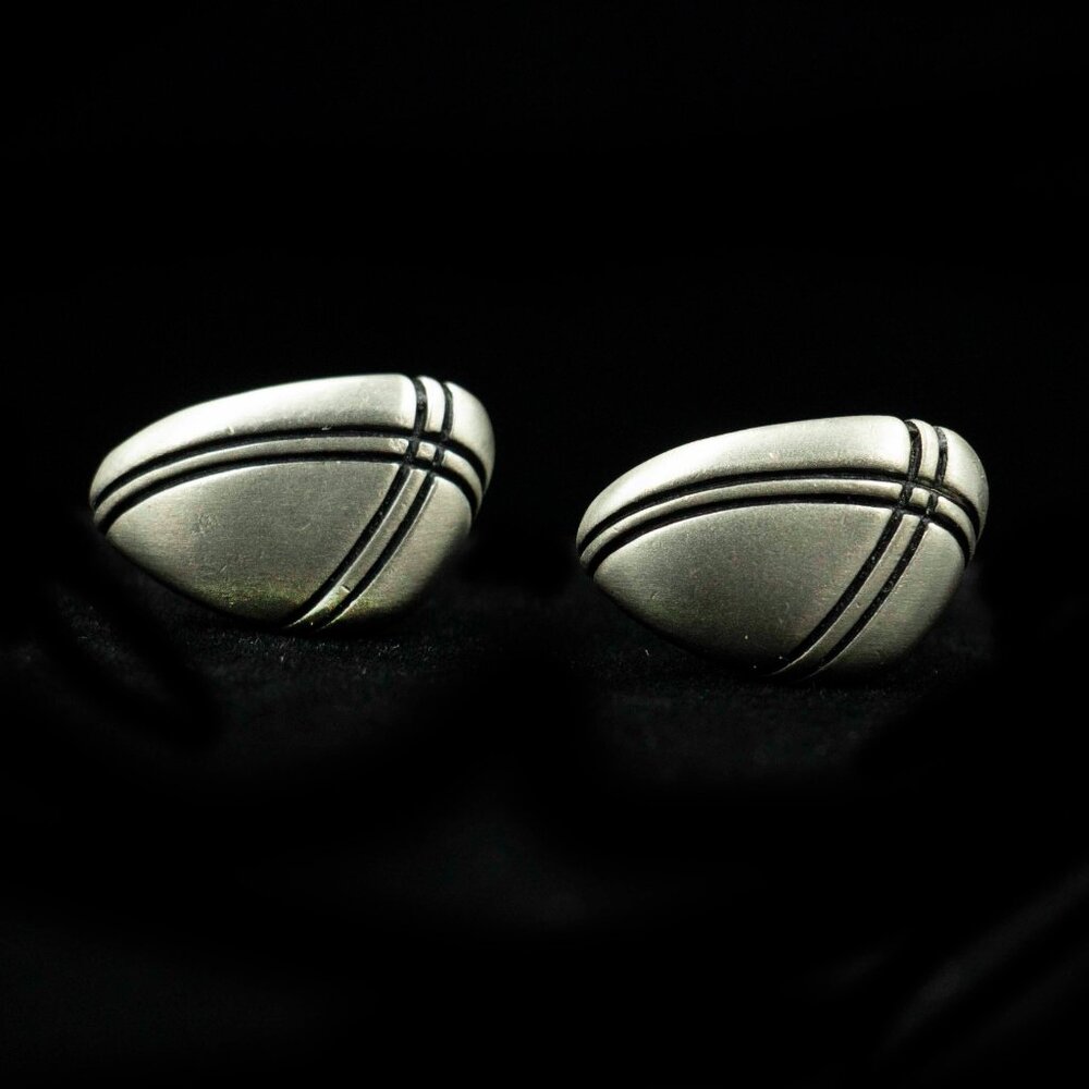Triangular Cufflinks With A Satin Finish - Mctsgb1 - image 2